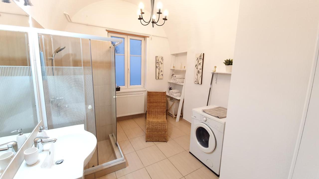 Varkeruelet Apartman 쇼프론 외부 사진
